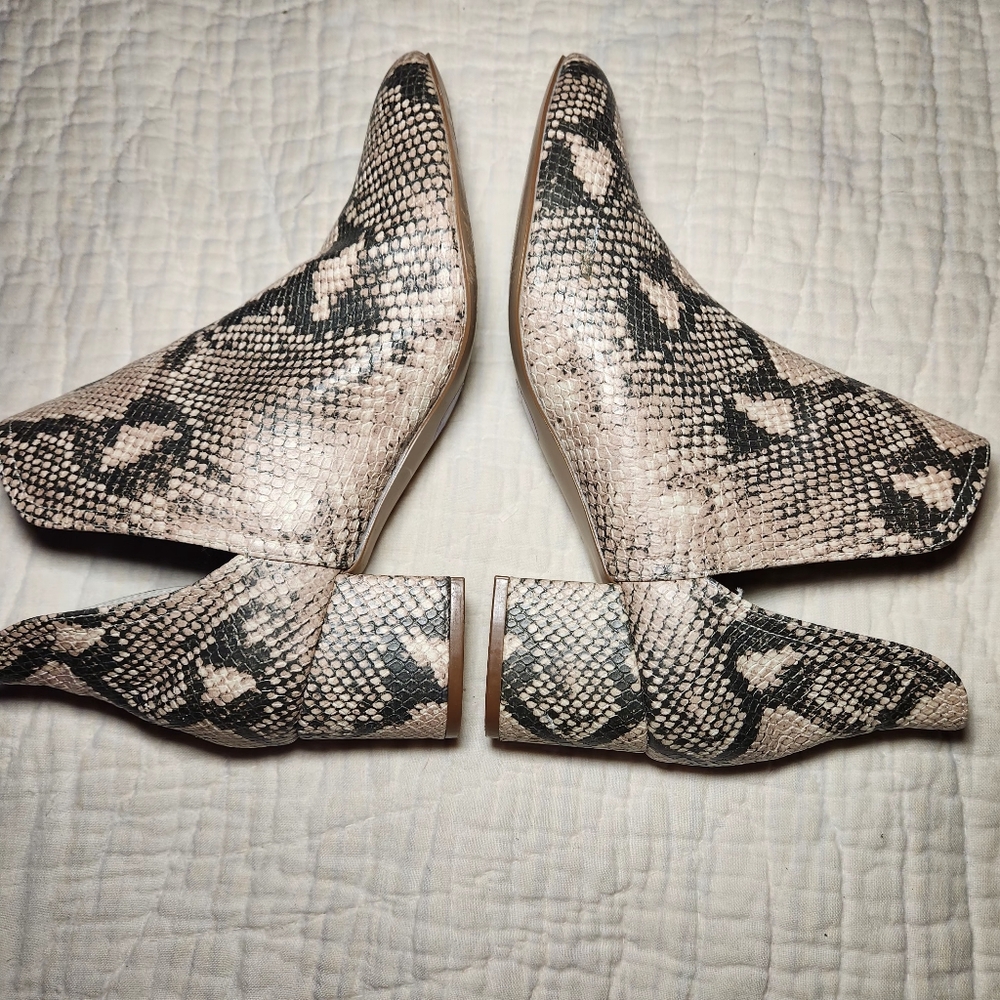Steve Madden Womens Sz 8.5 Snakeskin Print Ankle Booties Block Heel Side Slits - Picture 6 of 8